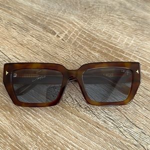 Dezi Switch Sunglasses